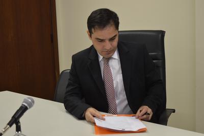 Imagem: Juiz federal Donato Araújo assina homologação de acordos do mutirão
