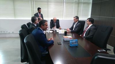 Imagem: Comitiva com vice-presidente do TRE Alagoas, Pedro Augusto Mendonça