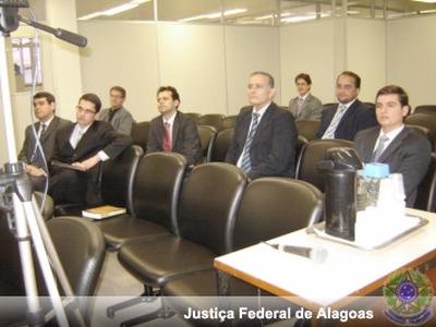 Imagem: Juízes acompanham curso por teleconferência