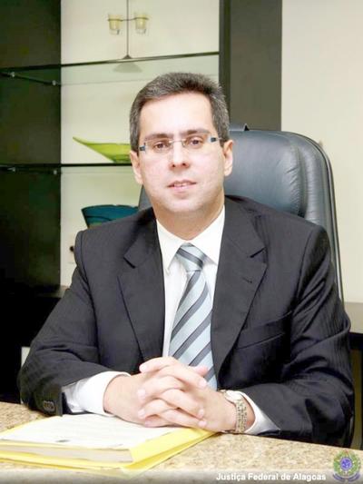 Imagem: Presidente do TRF5, desembargador Alberto Gurgel, lança Processo Eletrônico na JFAL