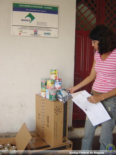 Cruz Vermelha vai enviar produto a desalojados da enchente Imagem: Cruz Vermelha vai enviar produto a desalojados da enchente