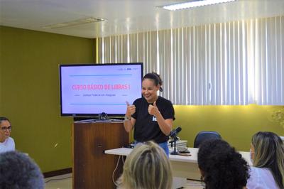 Curso acontecerá todas as segundas-feiras, até o dia 15 de agosto Imagem: Curso acontecerá todas as segundas-feiras, até o dia 15 de agosto