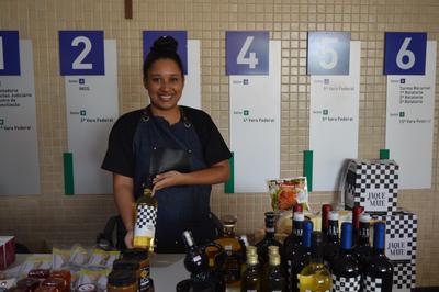 Imagem: Jéssica Santos, do Queijos em Casa apresentou degustação de queijos e vinhos