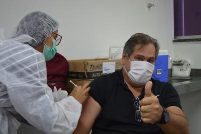 Marco Malta aproveitou a ação e tomou a vacina de Gripe Imagem: Marco Malta aproveitou a ação e tomou a vacina de Gripe